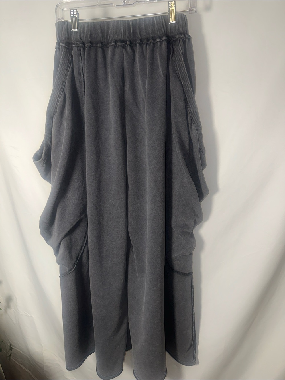 Source Unknown Dark Gray Wide-Leg Draped Pants with large deep pockets - Picture 5 of 6